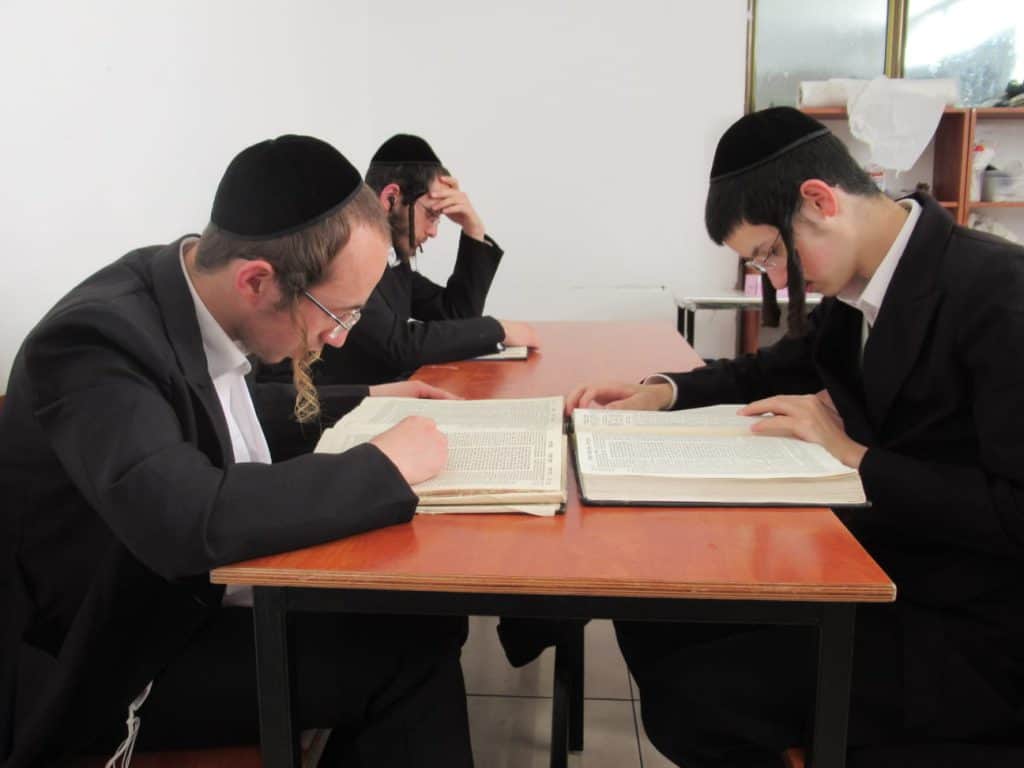 מרבה תורה מרבה חיים: ישיבת צאנז בחיפה נכנסה לקפסולות