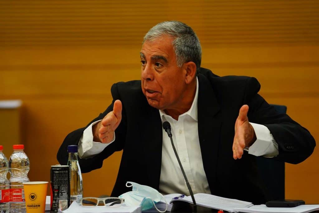 צפו: תמונות, סרטונים, נאומים ולחיצות ידיים