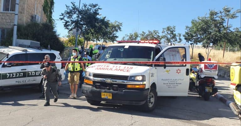 ניסיון פיגוע: מחבל ניסה לדקור שוטרים בירושלים ניסיון פיגוע: מחבל ניסה לדקור שוטרים בירושלים