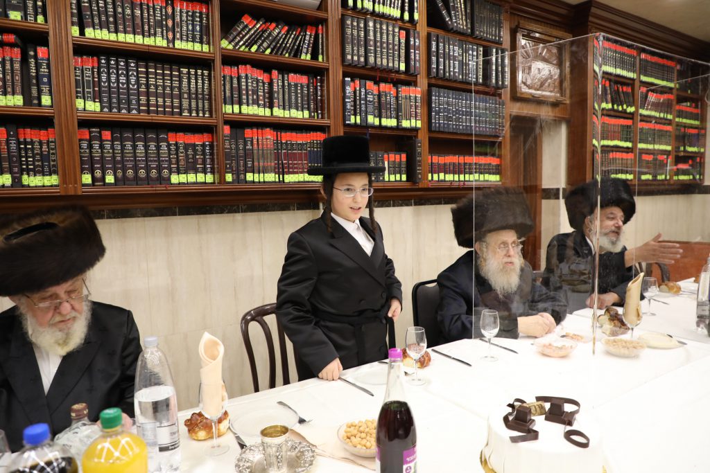 הבר מצווה לבן האדמו"ר מרימנוב ונכד האדמו"ר מקאמרנא