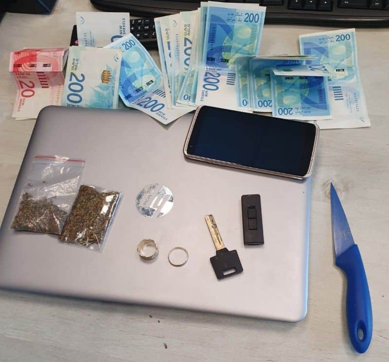 פרץ לדירה וגנב את טבעת הכלה שבוע לפני החתונה