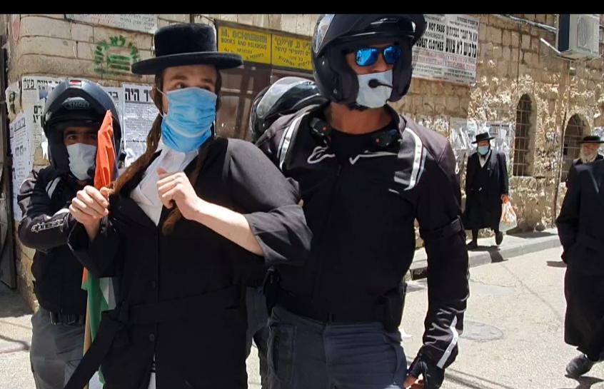 יואליש קרויס מאשים: מתנכלים לי ולמשפחתי בגלל השלטים - צפו: