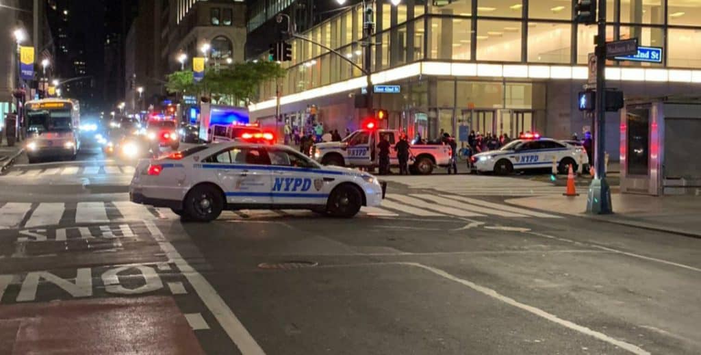 אש, ירי, ביזה, אנרכיה, וגזענות, מה הפך את ארה"ב לזירת קרב מזעזעת - 'המחדש' עושה סדר