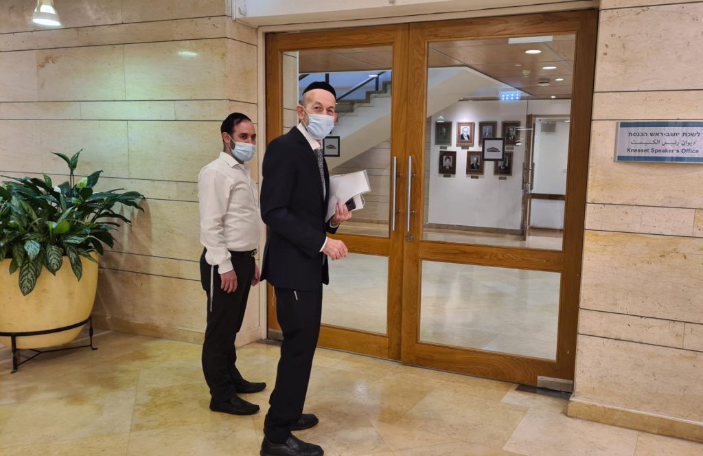 צפו: יצחק פינדרוס ואוריאל בוסו נשבעו אמונים במליאה