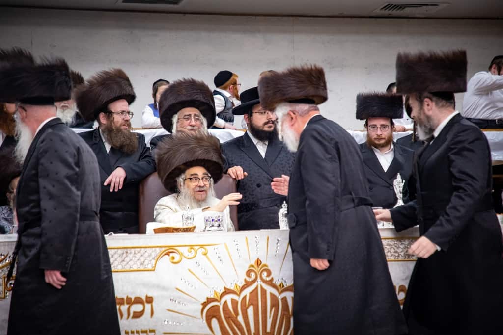 תיעוד: שמחת בית סאטמר; הערב מסיבת הודיה לשורדי הקורונה • הפרטים