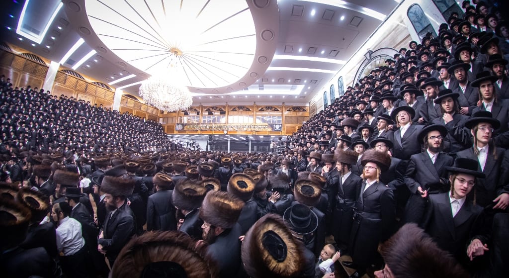 תיעוד: שמחת בית סאטמר; הערב מסיבת הודיה לשורדי הקורונה • הפרטים