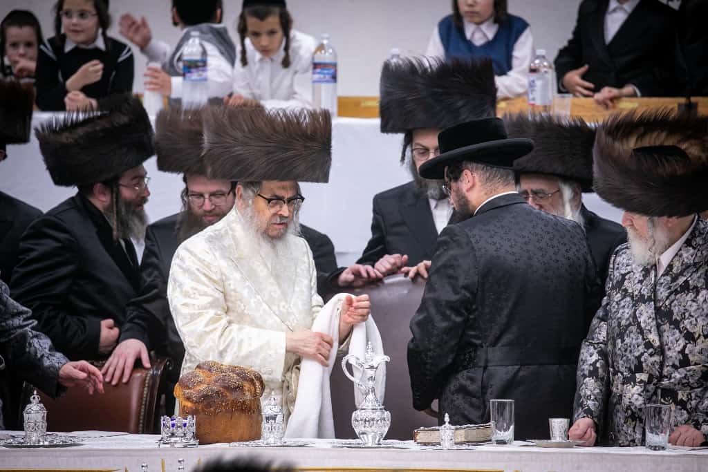 תיעוד: שמחת בית סאטמר; הערב מסיבת הודיה לשורדי הקורונה • הפרטים