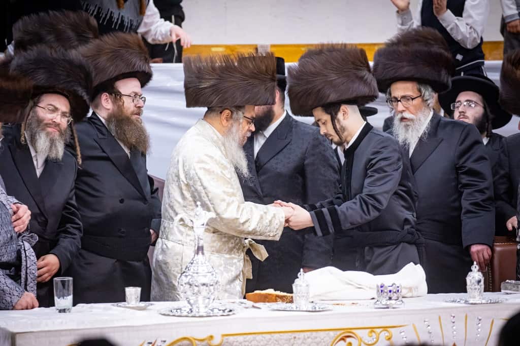 תיעוד: שמחת בית סאטמר; הערב מסיבת הודיה לשורדי הקורונה • הפרטים