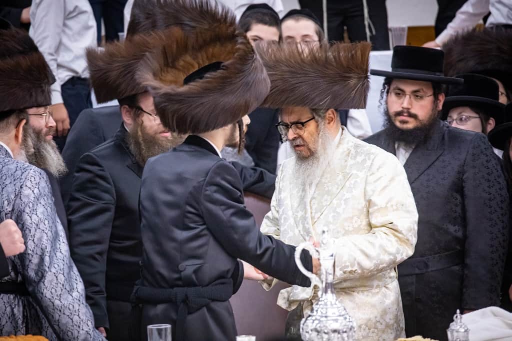 תיעוד: שמחת בית סאטמר; הערב מסיבת הודיה לשורדי הקורונה • הפרטים