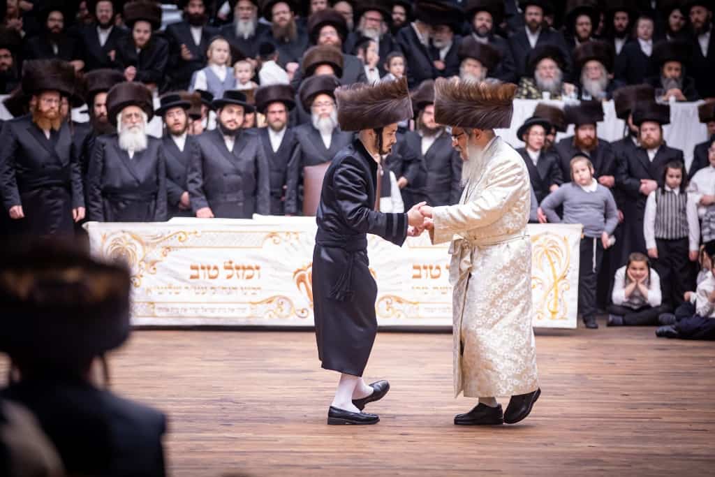 תיעוד: שמחת בית סאטמר; הערב מסיבת הודיה לשורדי הקורונה • הפרטים