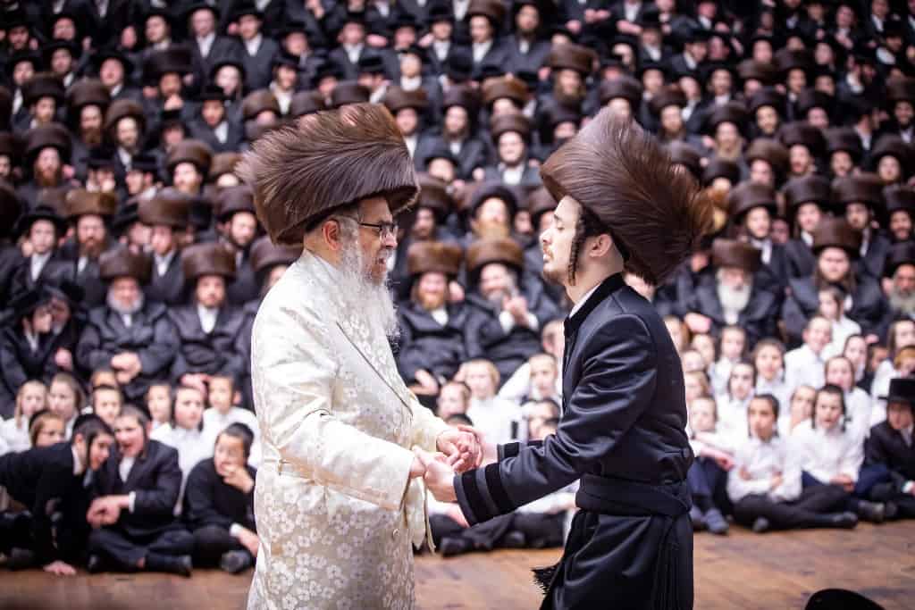 תיעוד: שמחת בית סאטמר; הערב מסיבת הודיה לשורדי הקורונה • הפרטים