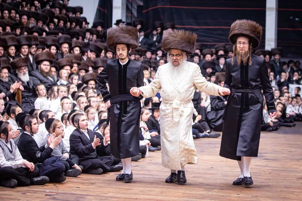 תיעוד: שמחת בית סאטמר; הערב מסיבת הודיה לשורדי הקורונה • הפרטים