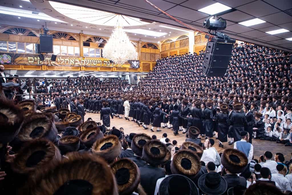 תיעוד: שמחת בית סאטמר; הערב מסיבת הודיה לשורדי הקורונה • הפרטים