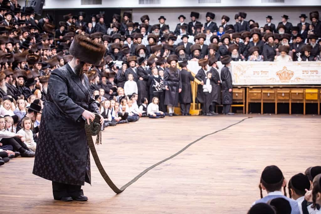 תיעוד: שמחת בית סאטמר; הערב מסיבת הודיה לשורדי הקורונה • הפרטים