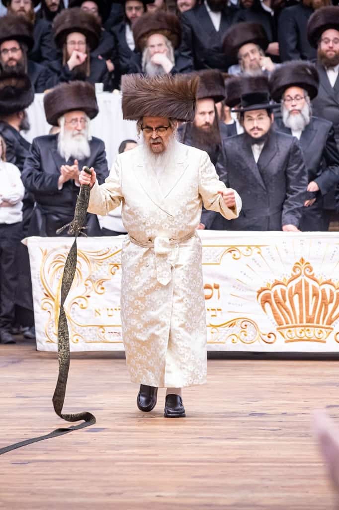 תיעוד: שמחת בית סאטמר; הערב מסיבת הודיה לשורדי הקורונה • הפרטים