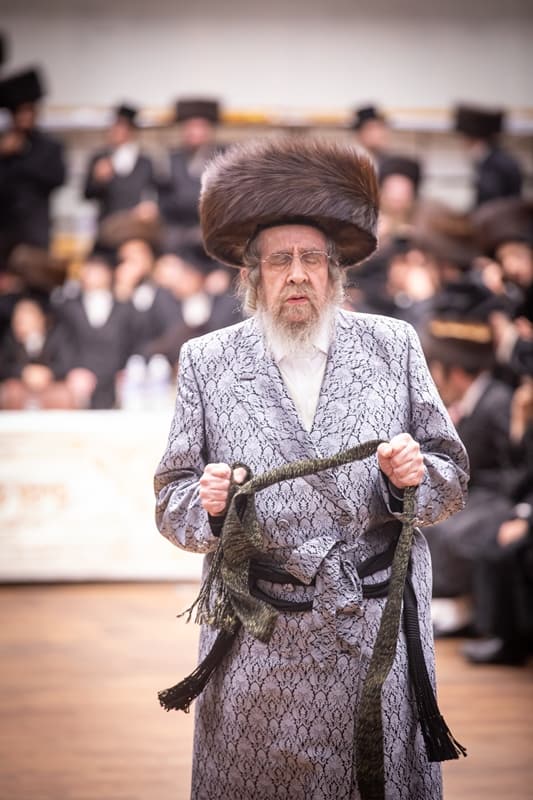 תיעוד: שמחת בית סאטמר; הערב מסיבת הודיה לשורדי הקורונה • הפרטים