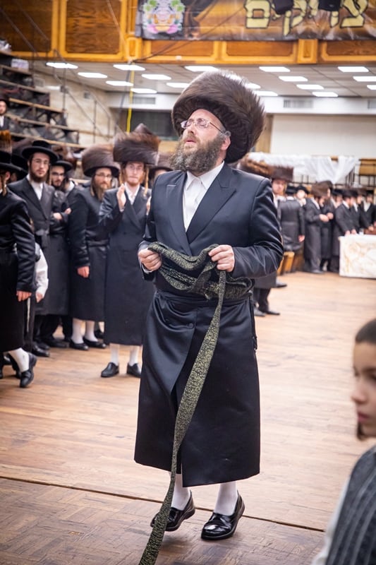 תיעוד: שמחת בית סאטמר; הערב מסיבת הודיה לשורדי הקורונה • הפרטים