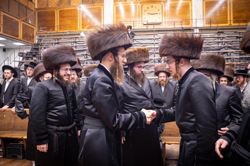 תיעוד: שמחת בית סאטמר; הערב מסיבת הודיה לשורדי הקורונה • הפרטים