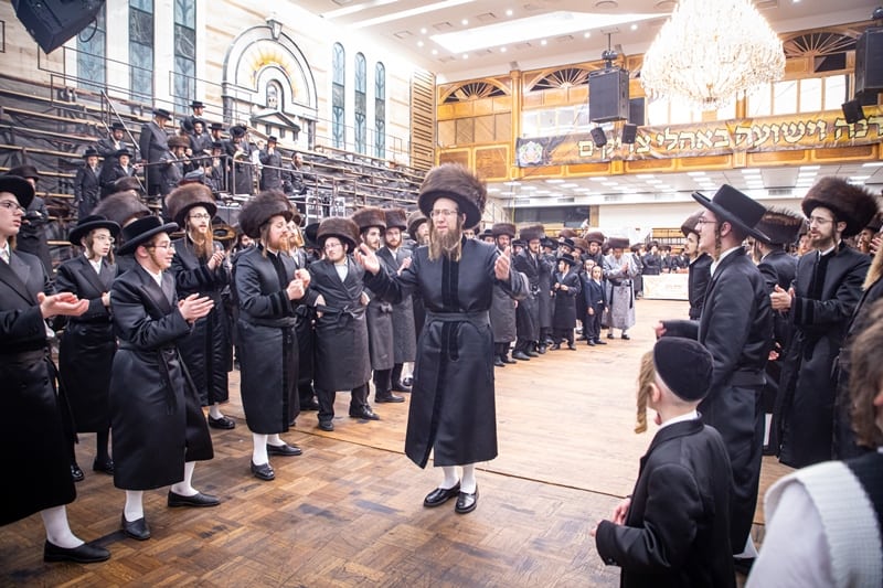 תיעוד: שמחת בית סאטמר; הערב מסיבת הודיה לשורדי הקורונה • הפרטים