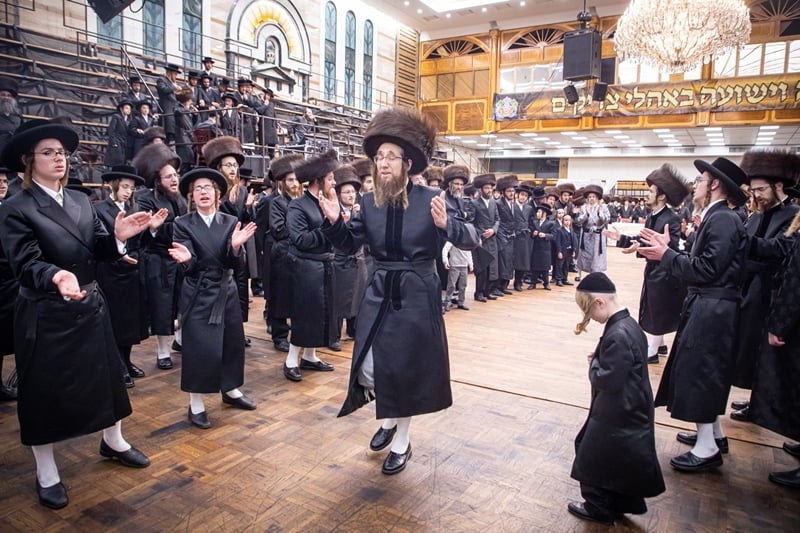 תיעוד: שמחת בית סאטמר; הערב מסיבת הודיה לשורדי הקורונה • הפרטים