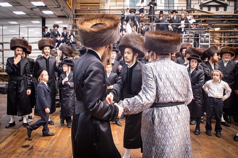 תיעוד: שמחת בית סאטמר; הערב מסיבת הודיה לשורדי הקורונה • הפרטים