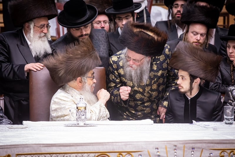 תיעוד: שמחת בית סאטמר; הערב מסיבת הודיה לשורדי הקורונה • הפרטים