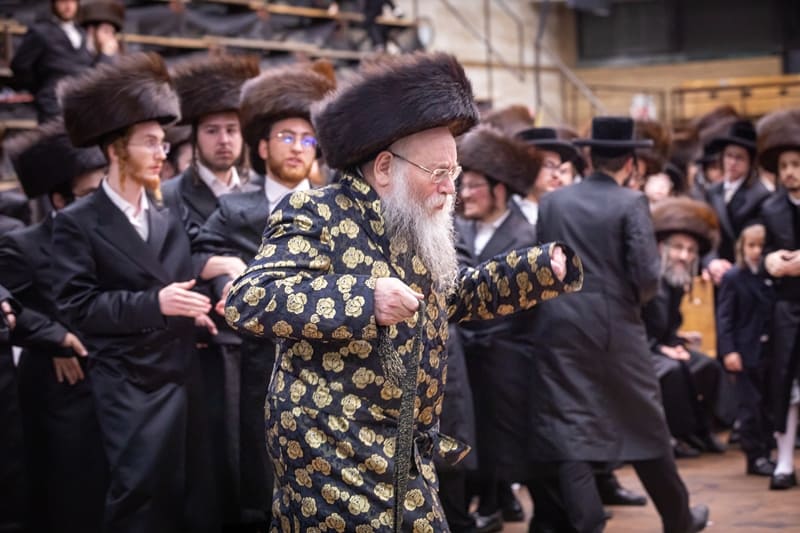 תיעוד: שמחת בית סאטמר; הערב מסיבת הודיה לשורדי הקורונה • הפרטים