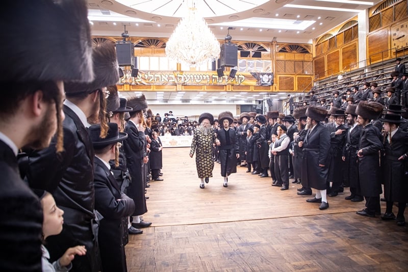 תיעוד: שמחת בית סאטמר; הערב מסיבת הודיה לשורדי הקורונה • הפרטים