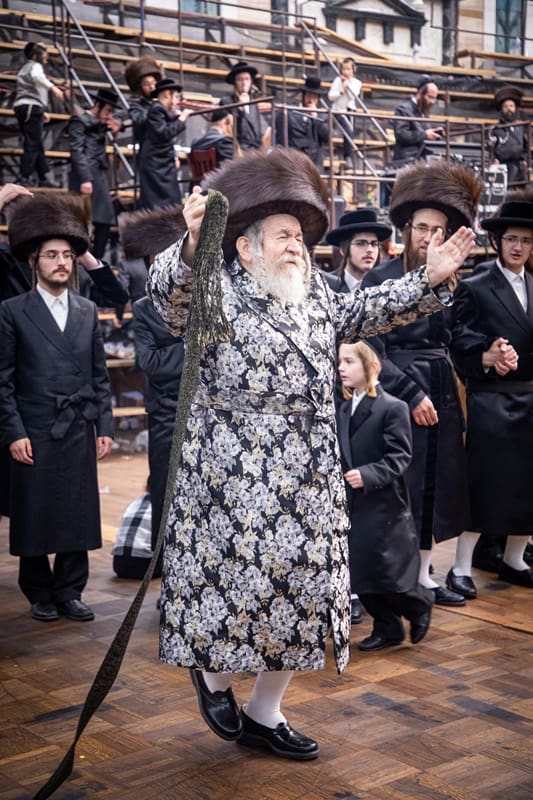 תיעוד: שמחת בית סאטמר; הערב מסיבת הודיה לשורדי הקורונה • הפרטים