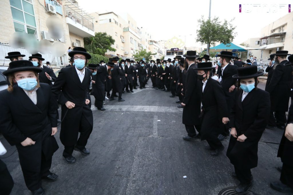 מעמד הכנסת ספר תורה במודיעין עילית בצל הקורונה מעמד הכנסת ספר תורה במודיעין עילית בצל הקורונה