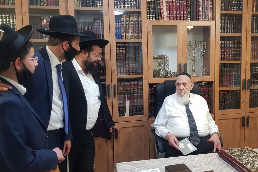 בצל הסגר על העיר אלעד: מ"מ רה"ע חגג בר מצווה לבנו