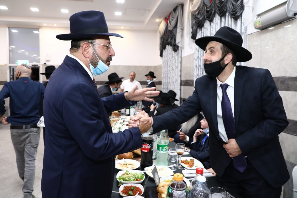 בצל הסגר על העיר אלעד: מ"מ רה"ע חגג בר מצווה לבנו