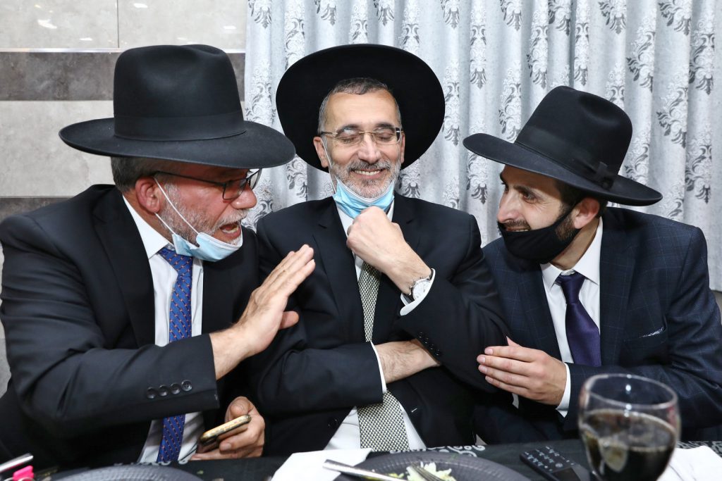 בצל הסגר על העיר אלעד: מ"מ רה"ע חגג בר מצווה לבנו