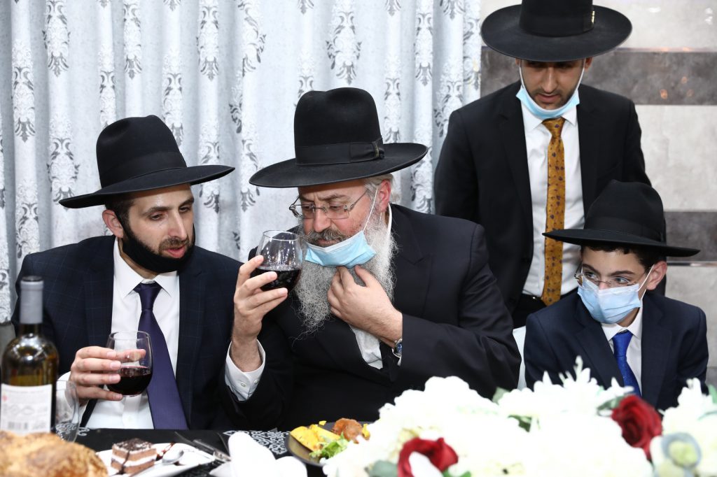 בצל הסגר על העיר אלעד: מ"מ רה"ע חגג בר מצווה לבנו