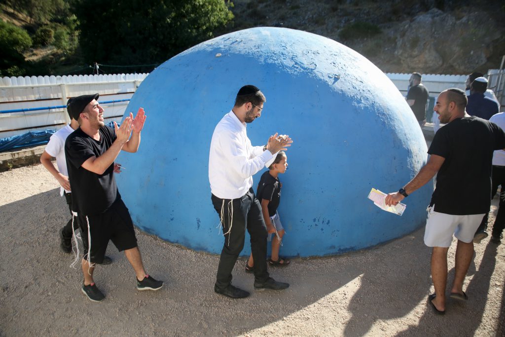 צפו בהקפות: הילולת התנא יונתן בן עוזיאל בעמוקה "עוף שפורח עליו מיד נשרף"