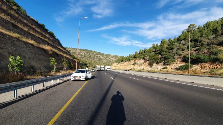 60 משאיות חוסמות את הכניסה לירושלים 60 משאיות חוסמות את הכניסה לירושלים