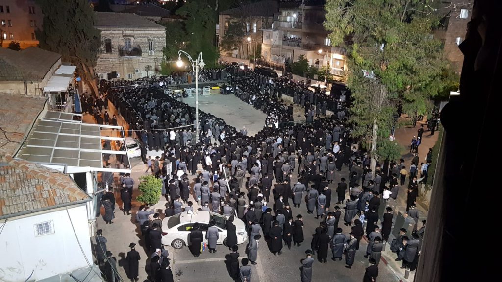 תיעוד: הלווית הרה"צ רבי אהרן קאהן זצ"ל במאה שערים