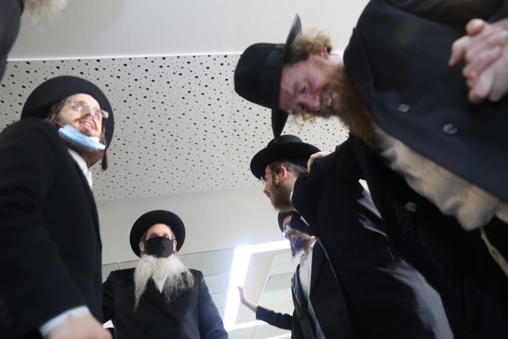 תיעוד: נינת הגאון רבי יודל בויאר התחתנה בחתונה מצומצמת