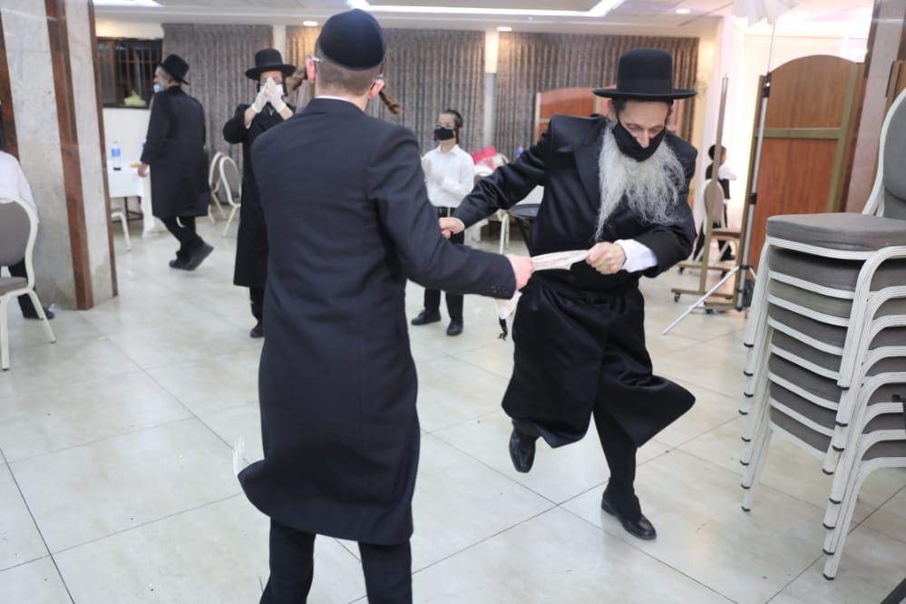תיעוד: נינת הגאון רבי יודל בויאר התחתנה בחתונה מצומצמת