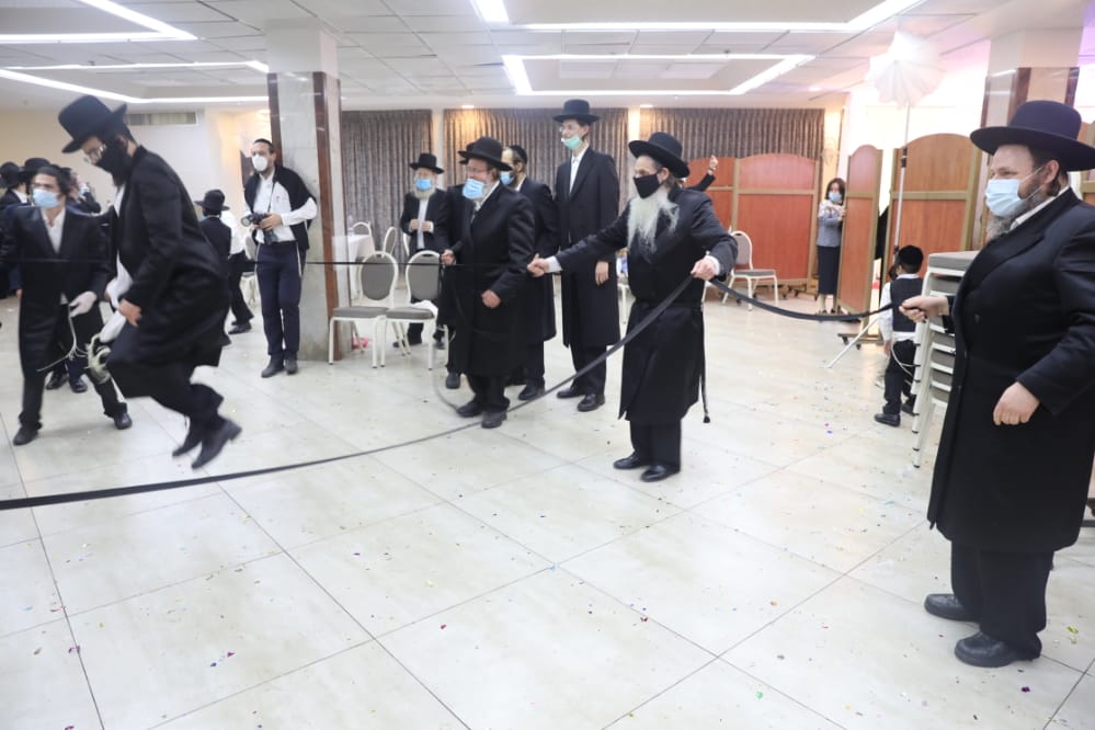 תיעוד: נינת הגאון רבי יודל בויאר התחתנה בחתונה מצומצמת