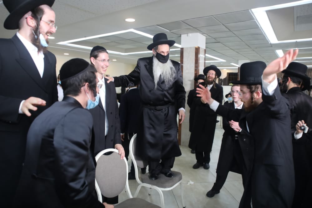 תיעוד: נינת הגאון רבי יודל בויאר התחתנה בחתונה מצומצמת