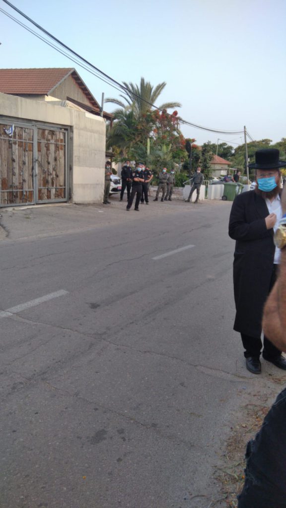 צפו: ההפגנה במושב עוצם נגד המסיונר מאוסטרליה צפו: ההפגנה במושב עוצם נגד המסיונר מאוסטרליה