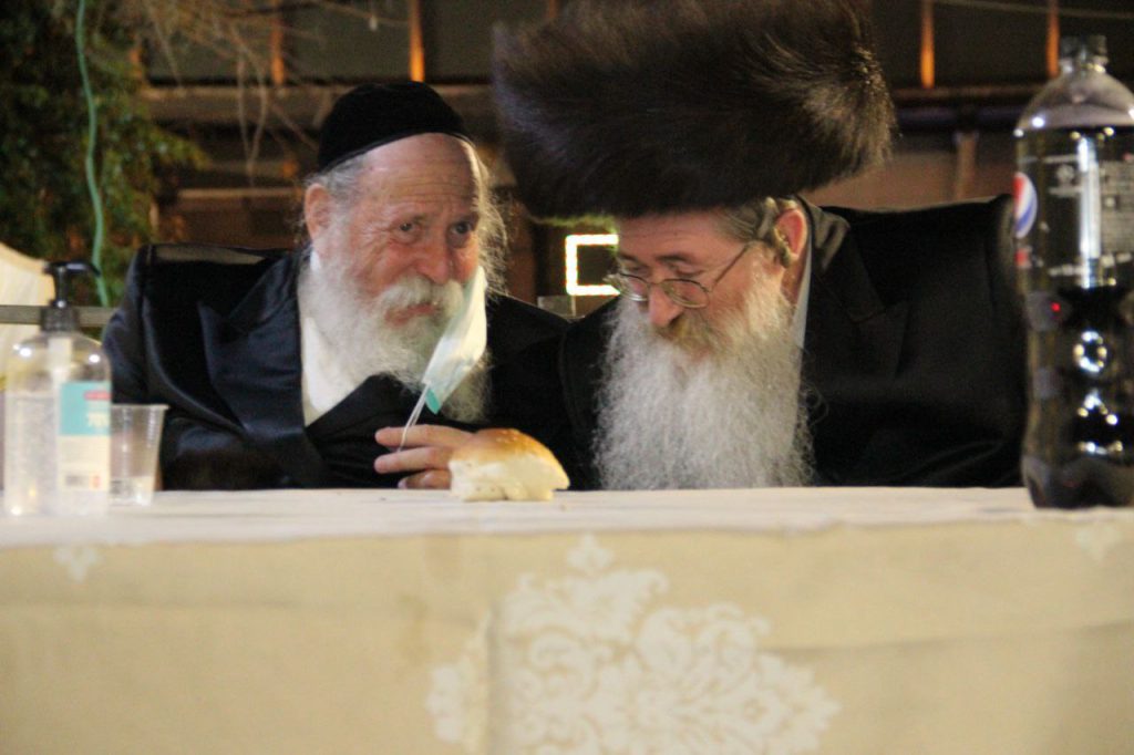 במרחב הפתוח: שמחת בית סקולען - אלכנסדר - טשעבין במרחב הפתוח: שמחת בית סקולען - אלכנסדר - טשעבין