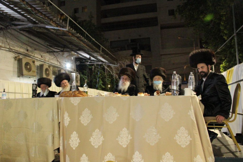 במרחב הפתוח: שמחת בית סקולען - אלכנסדר - טשעבין במרחב הפתוח: שמחת בית סקולען - אלכנסדר - טשעבין