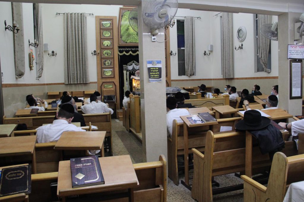 לראשונה מאז חג הפסח: שיעורו הקבוע של הראב"ד חזר להתקיים