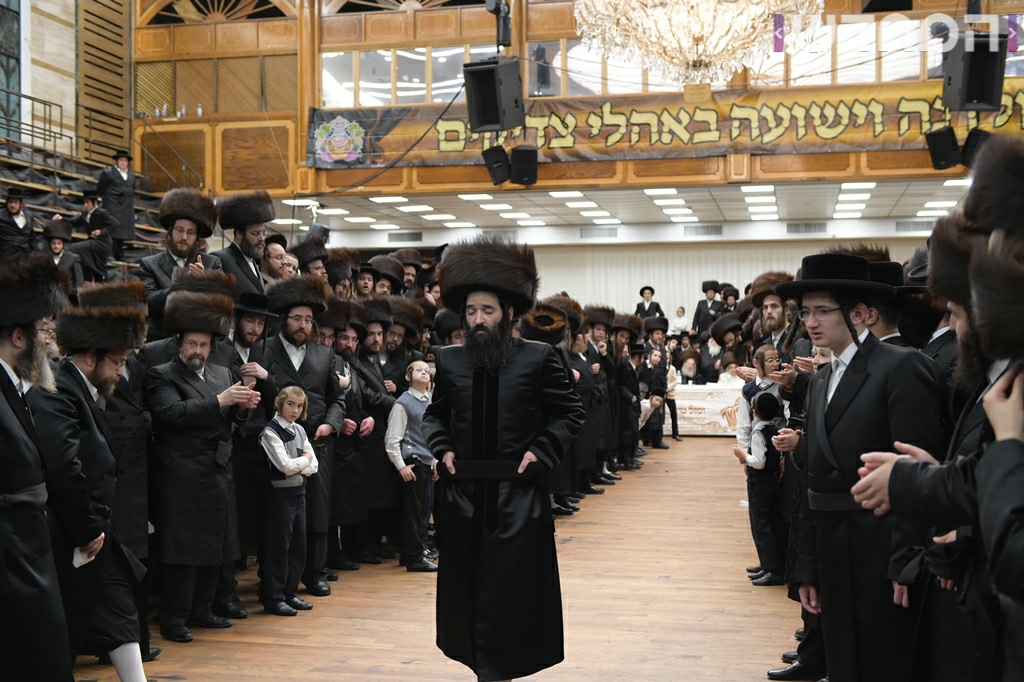 תיעוד ענק: חתונת נכדת האדמו"ר מסאטמר