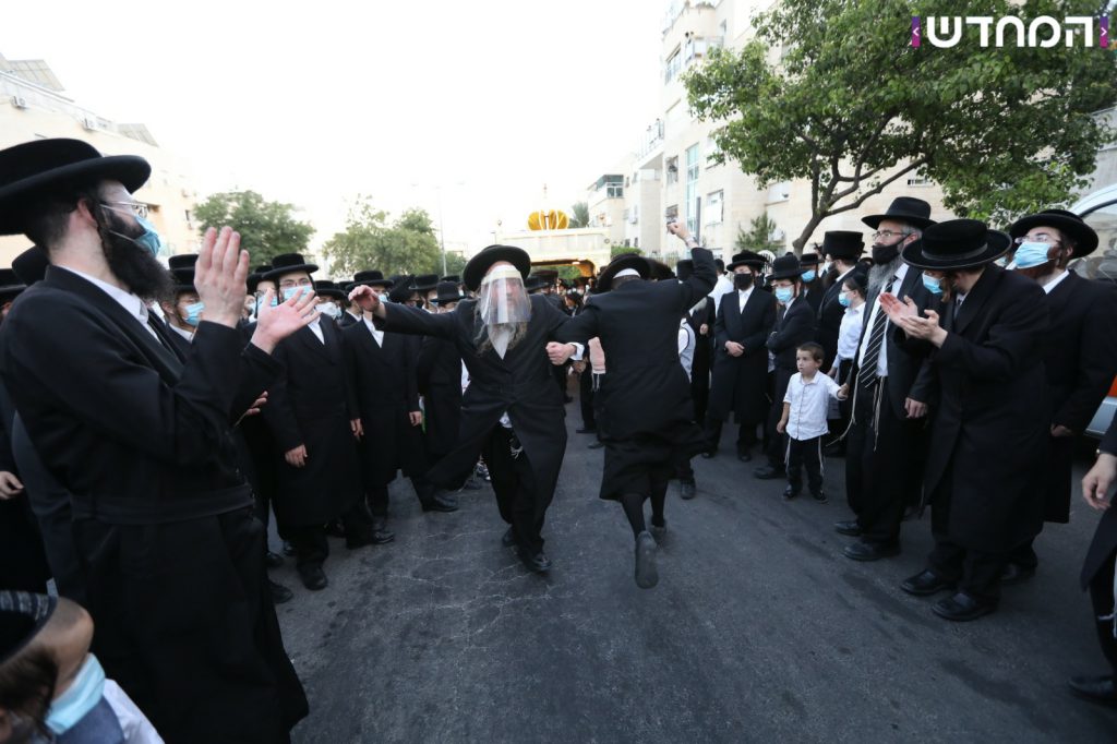 מעמד הכנסת ספר תורה במודיעין עילית בצל הקורונה מעמד הכנסת ספר תורה במודיעין עילית בצל הקורונה