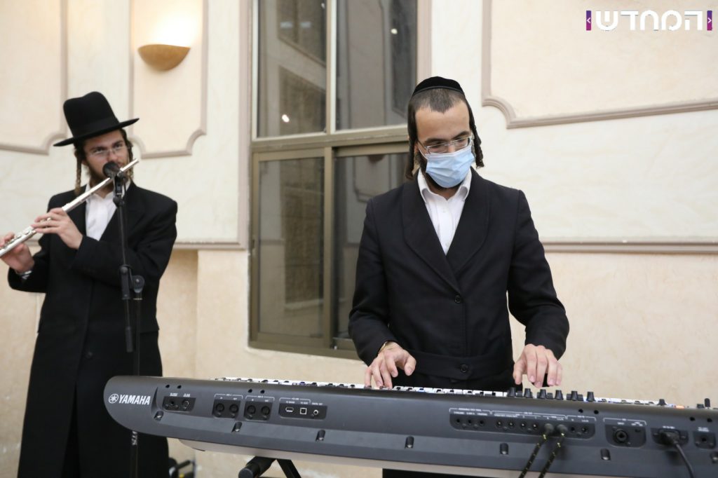 מעמד הכנסת ספר תורה במודיעין עילית בצל הקורונה מעמד הכנסת ספר תורה במודיעין עילית בצל הקורונה