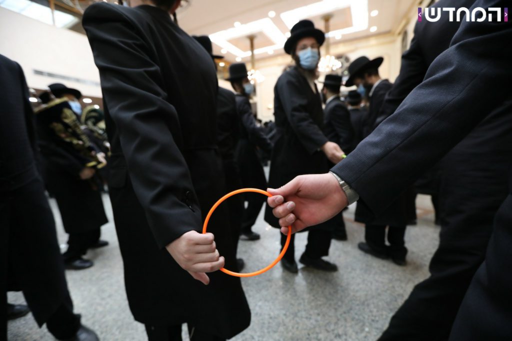 מעמד הכנסת ספר תורה במודיעין עילית בצל הקורונה מעמד הכנסת ספר תורה במודיעין עילית בצל הקורונה