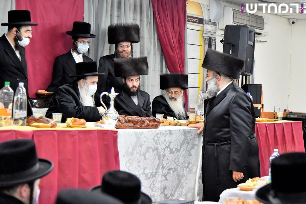 תיעוד: השבע ברכות בישיבת מכנובקא בעלזא לבת המנכ"ל